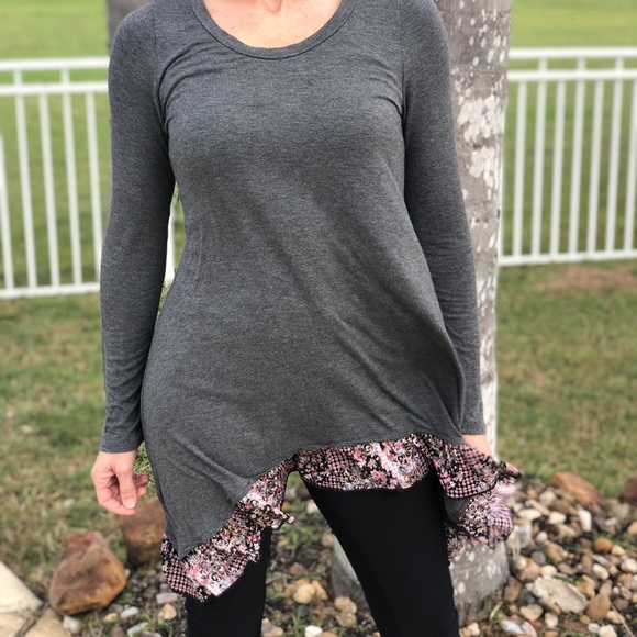 Easel tunic with ruffle detail - Picture 2 of 5